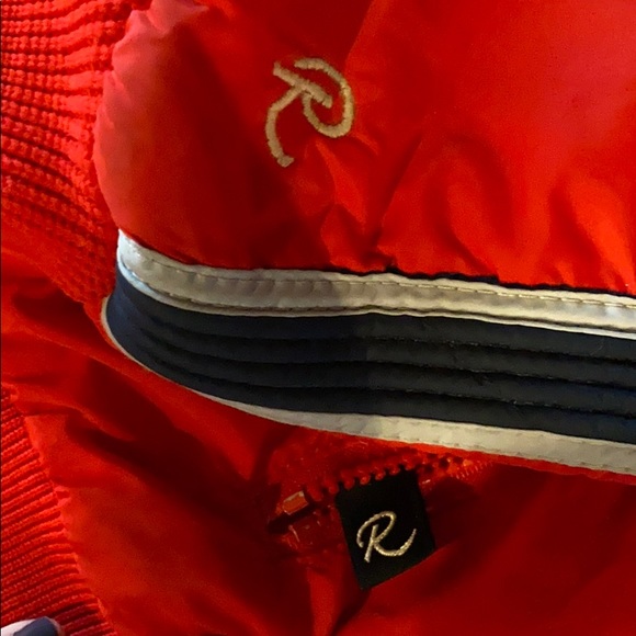 Turn some heads on the slopes with this classic! - Picture 8 of 8